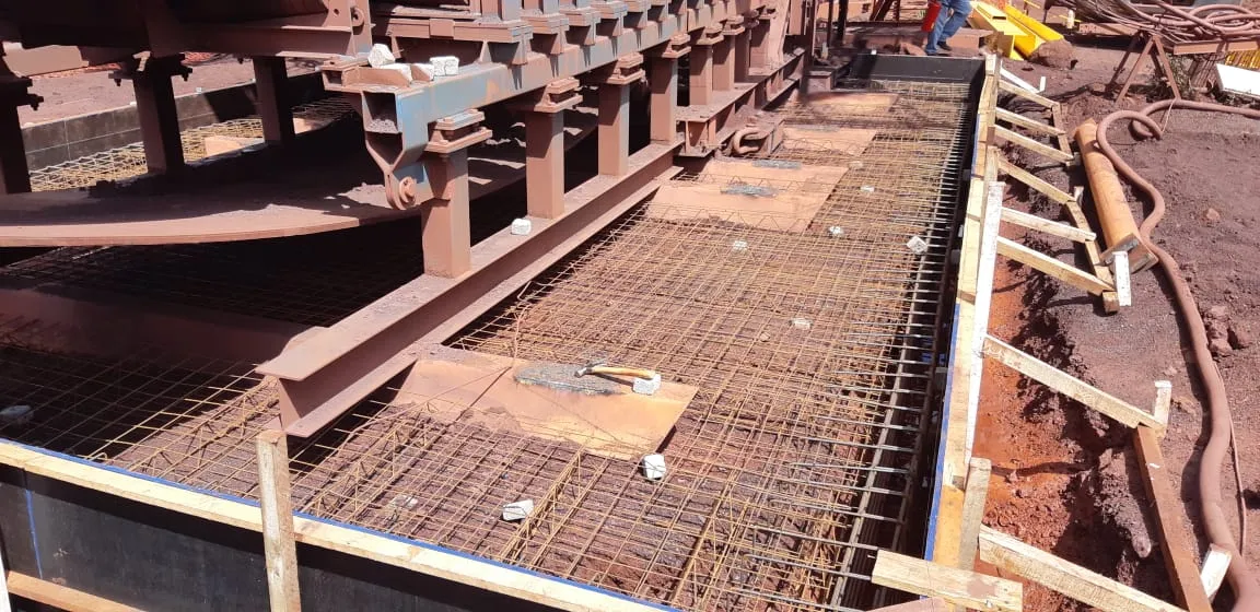 Bases da transportadora na mina BSM2, área Vale