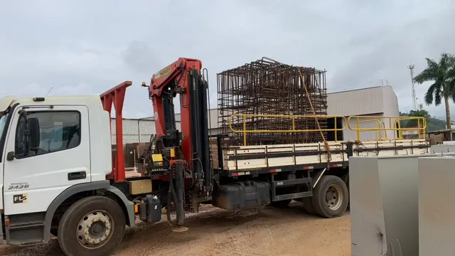 Transporte de armações com munck