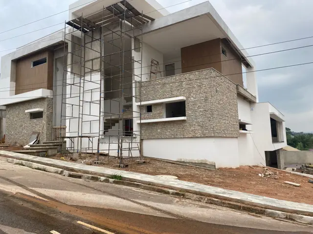 Residência em fase de acabamento