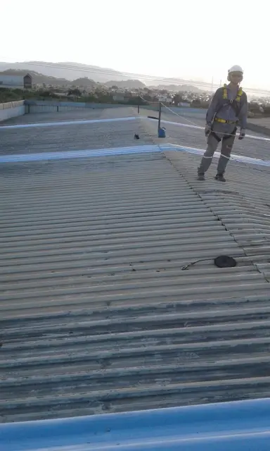 Trabalho em telhado conforme NR35